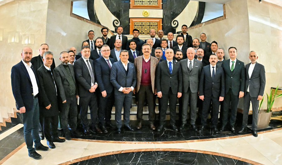 TOBB Türkiye İnşaat Müteahhitleri Meclis Başkanlığına yeniden seçilen Tahir Tellioglu ve Meclis üyelerimizle bir araya geldik.
